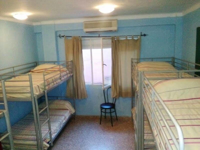 Residencia Malaga Backpackers Ostello Esterno foto